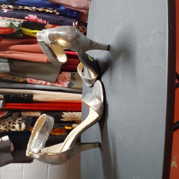 Designer Heels - Picture 3 of 4